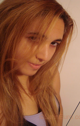 Date this sultry Brazil girl Phaloma from Pindamonhangaba BR2410