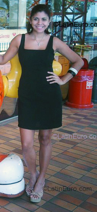 Date this charming Brazil girl Monica from Vitoria BR4707