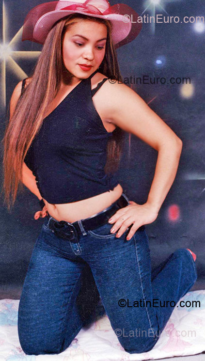 Date this charming Honduras girl Blanca Estala from Comayaguela HN153