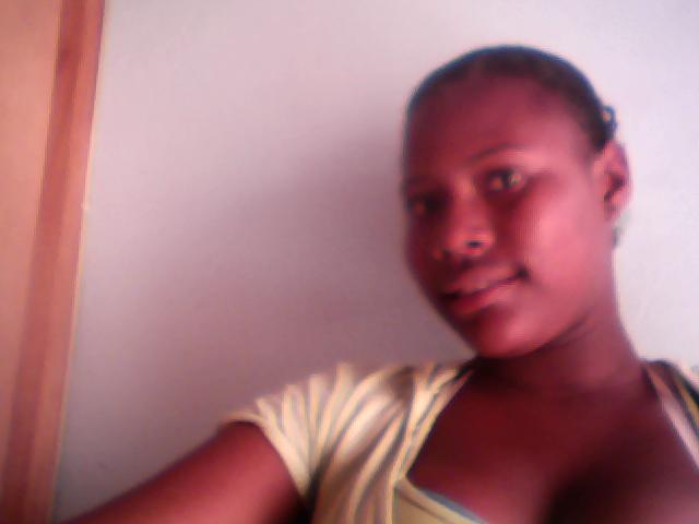 Date this georgeous Algeria girl Yanelis lucia from san juan de uraba DZ2