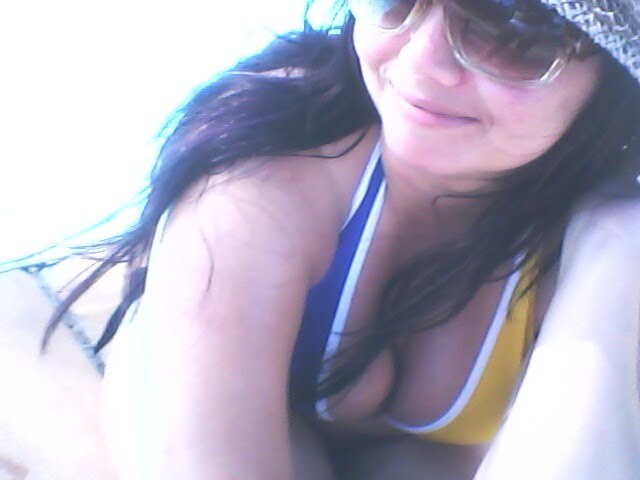 Date this pretty Brazil girl Karolinne from Sao Paulo BR2485