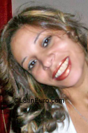 Date this foxy Brazil girl Evaneide from Brasilia BR4682