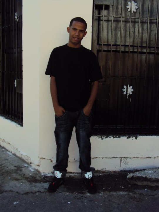 Date this funny Dominican Republic man Yefry francisco from Pueblo Nuevo DO4135
