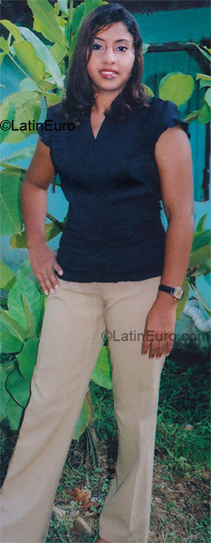 Date this charming Honduras girl Elizabeth from Puerto Cortes HN181