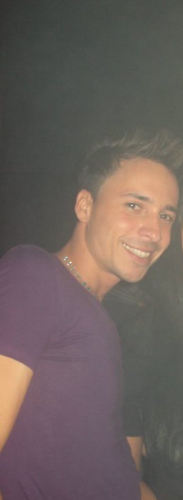 Date this voluptuous Colombia man Jonathan from Medellin CO4074