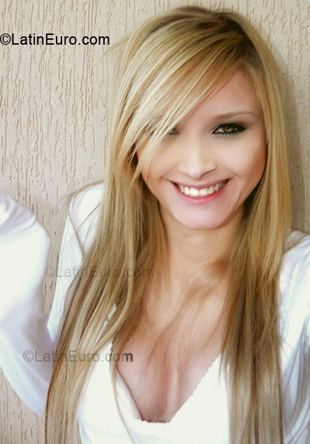 Date this attractive Brazil girl Bella from Umuarama BR4734