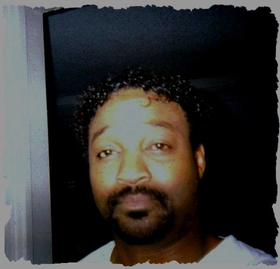 Date this voluptuous United States man DARYL from San Antonio US6082