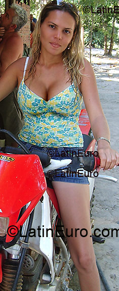 Date this hard body Brazil girl Lucilane from Breu Branco BR3087