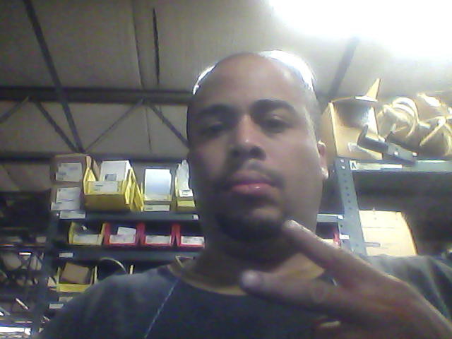 Date this tall United States man RONDELL from  US6116