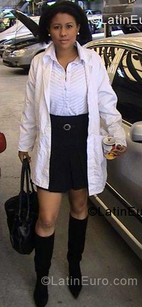 Date this pretty Colombia girl Andrea from Bogota CO4425
