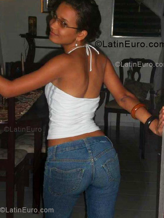 Date this pretty Dominican Republic girl Maria from Santo Domingo DO4535