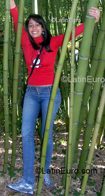 Date this funny Brazil girl Mariana from Recife BR3286