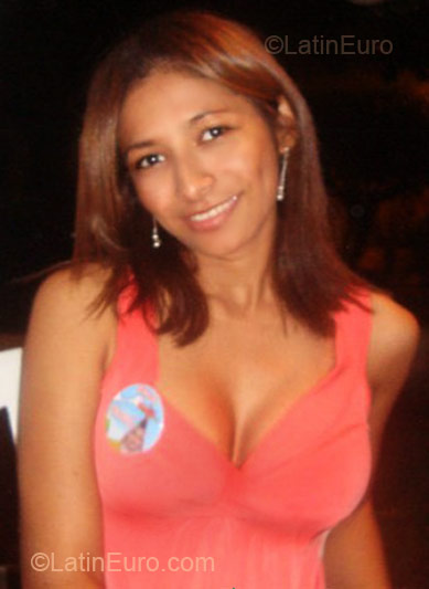 Date this sultry Colombia girl Rosana from Barranquila CO5949