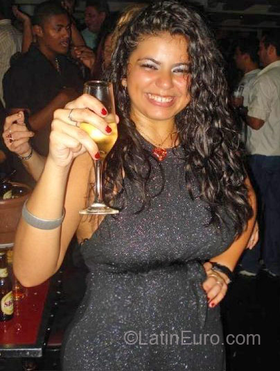 Date this foxy Brazil girl Tainaalinne from Rio De Janeiro BR3309