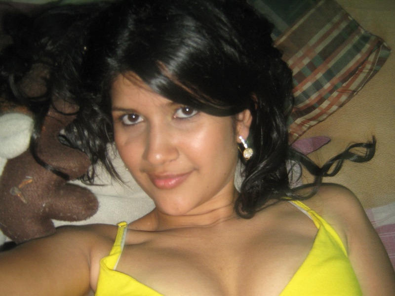 Date this georgeous Colombia girl Dulcesito from Cucuta CO4662