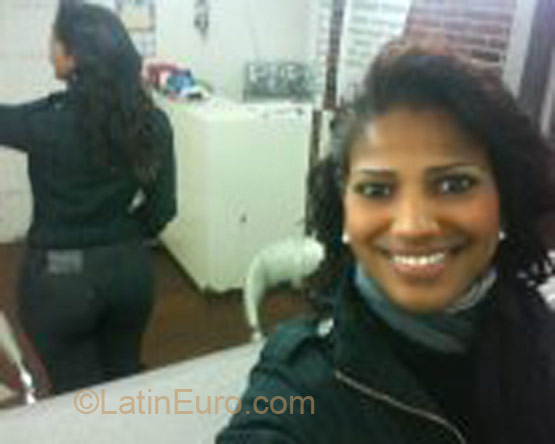 Date this happy Brazil girl Solange from Sao Paulo BR3413