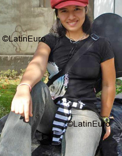 Date this charming Peru girl Evelyn from Lima PE309