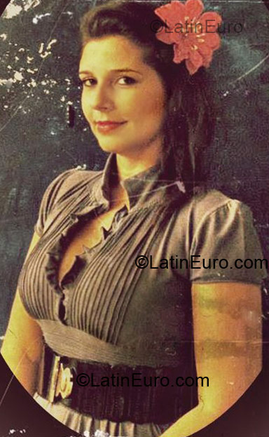 Date this athletic Brazil girl Maria Fernanda from Rio de Janeiro BR3430