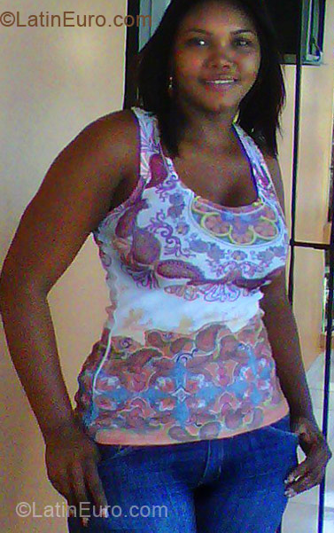Date this hot Dominican Republic girl Evelin from Santo Domingo DO4938