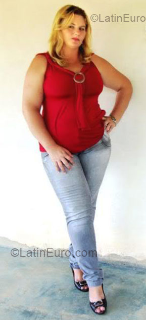 Date this charming Brazil girl Lurdes from Carlinda BR3504