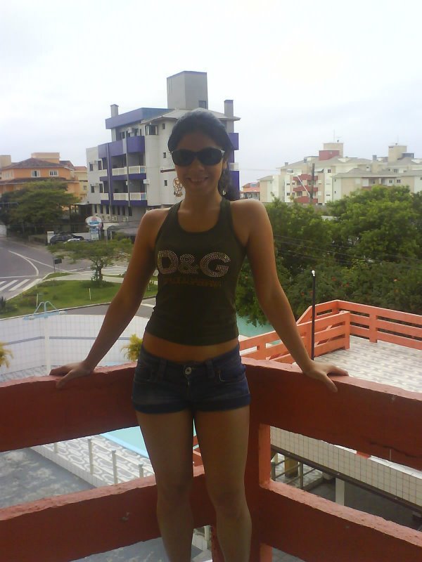 Date this cute Brazil girl Cris25 from Curitiba BR3545