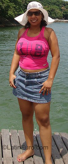 Date this nice looking Brazil girl Andreza from Sao Paulo BR3552