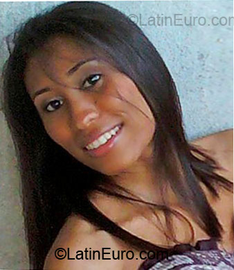Date this stunning Brazil girl Elida from Sao Paulo BR3564