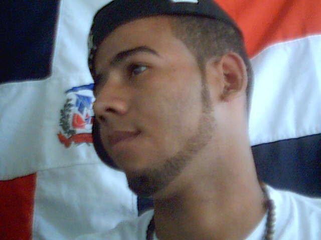 Date this happy Dominican Republic man Yefry from San Cristobal DO5063