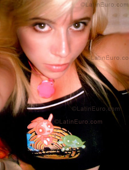 Date this happy Brazil girl Emmanuelle from Juiz De Fora BR4476