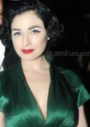 Date this cute Brazil girl Victoria from Jau BR3669