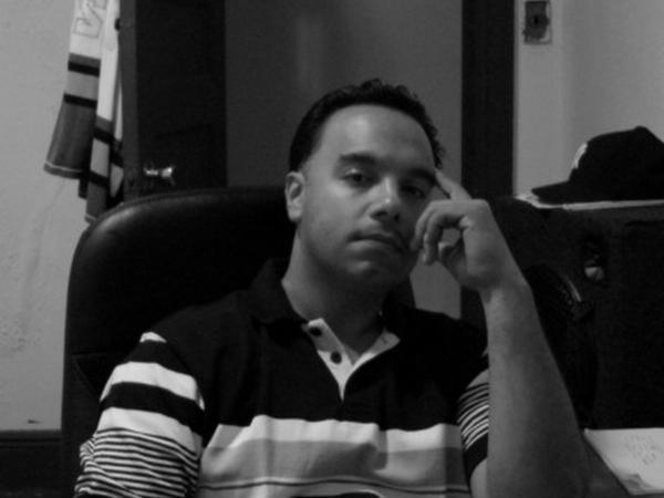 Date this attractive United States man Sosingle from Brooklyn US7693