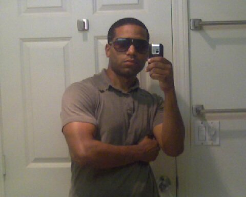 Date this happy United States man Tavo from Stamford US7722