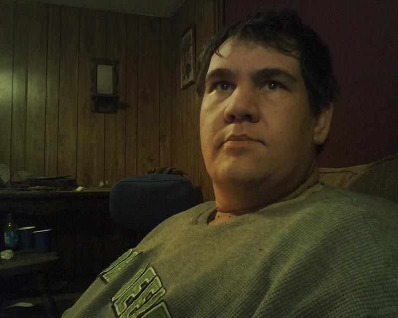 Date this nice looking United States man Aaron from Osage City US7738
