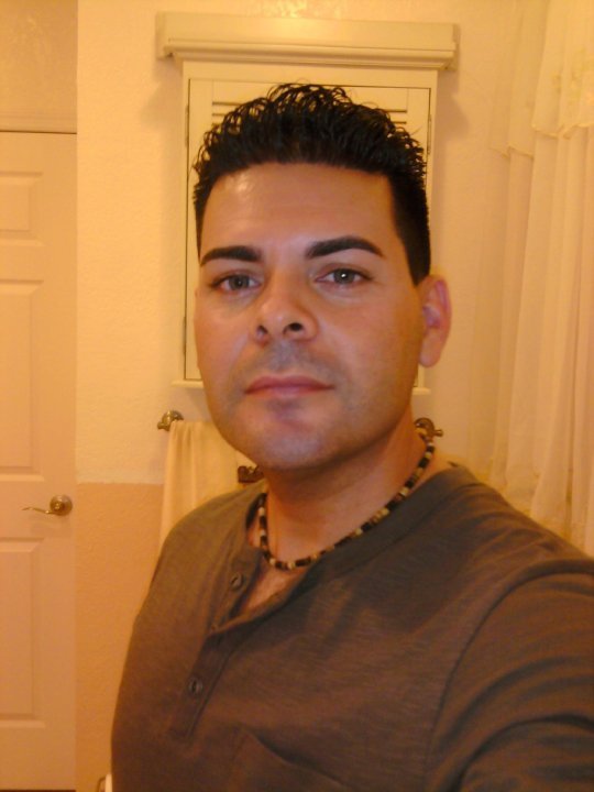 Date this hard body United States man Sandro from Miami US7752