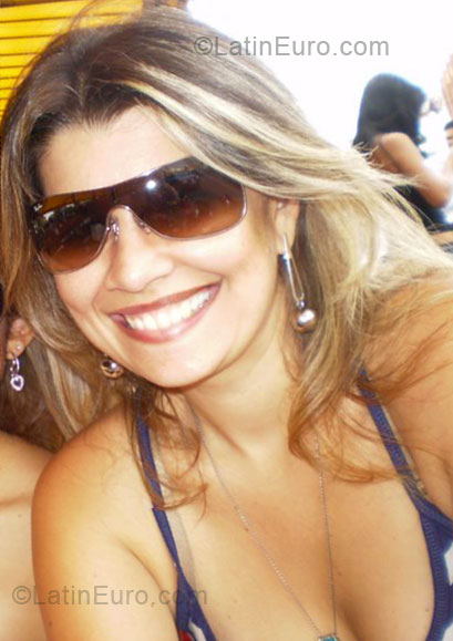 Date this tall Brazil girl Fabiana from Sertaozinho BR3756