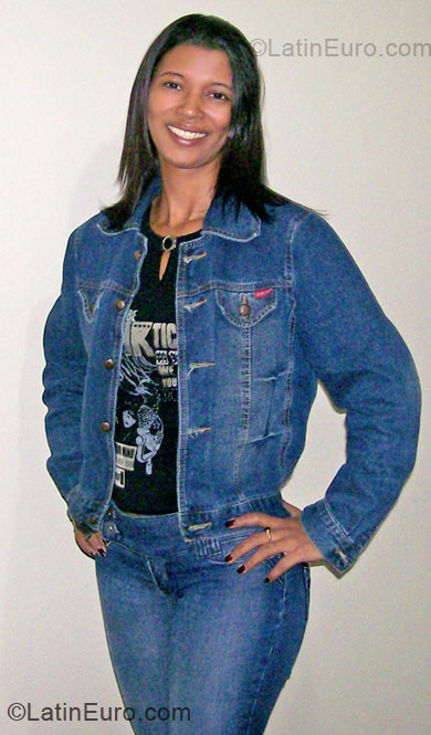 Date this tall Brazil girl Cleo from Taubate BR3772