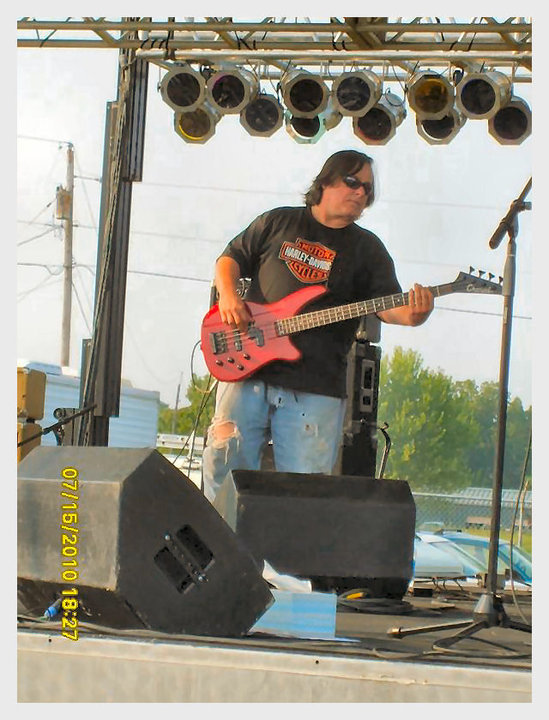 Date this hard body United States man Kim from coolville US7807