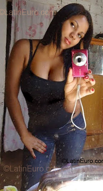 Date this attractive Brazil girl Solange Caroline from Mongagua BR3800