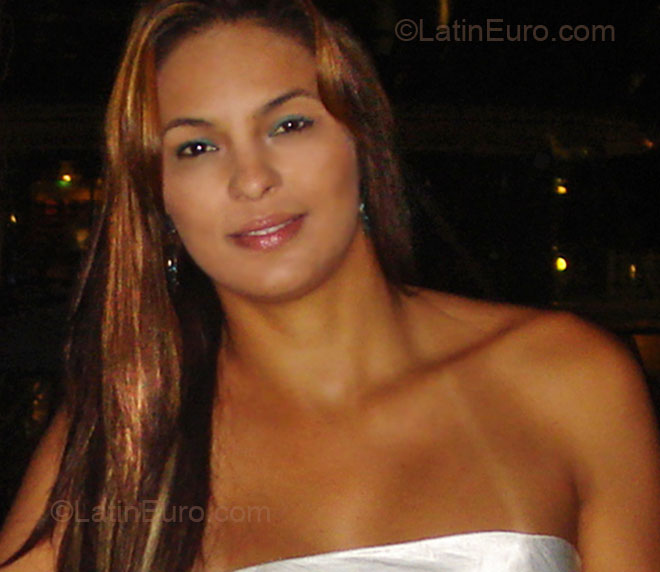 Date this fun Brazil girl Vanessa from Jau BR3819