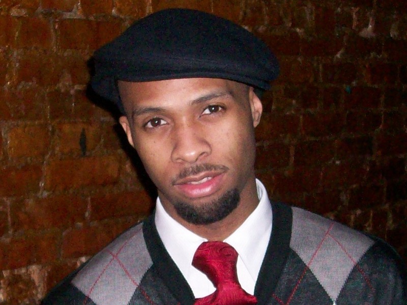 Date this attractive United States man Mikal from Philadelphia US7885