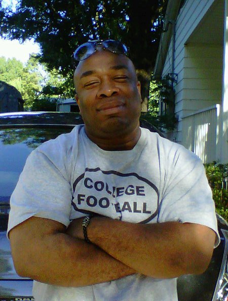 Date this charming United States man JOFLO from Raleigh US7933