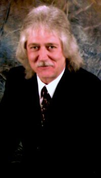 Date this young United States man Doug from Milton US7950