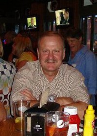 Date this attractive United States man Pigeonman from Chapman US8049