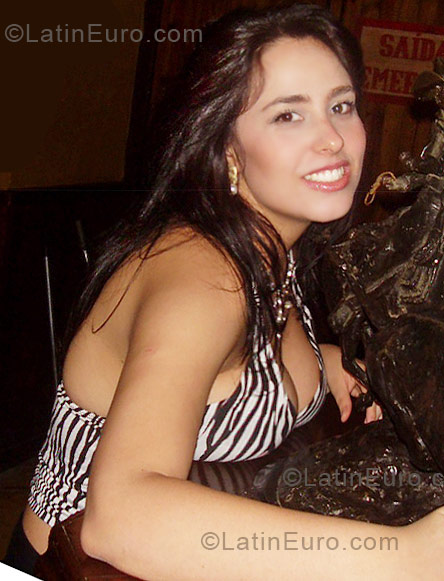 Date this hot Brazil girl Simone from Sao Paulo BR3953
