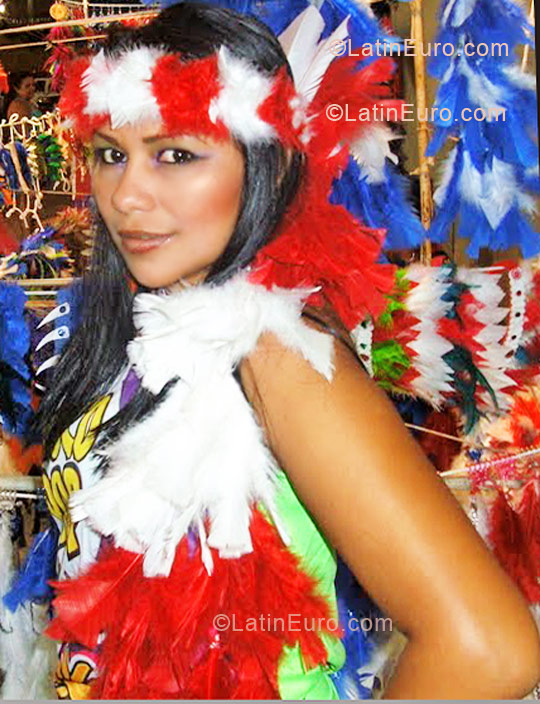 Date this hard body Brazil girl Izis from Manaus BR3966