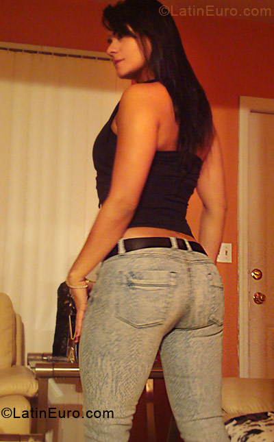 Date this young Brazil girl Mel from Goval BR3982