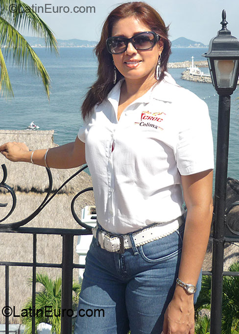 Date this hard body Mexico girl Bertha from Manzanillo MX256