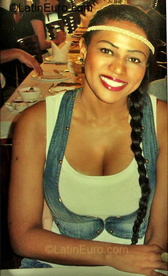 Date this gorgeous Brazil girl Simone from Rio De Janeiro BR4133