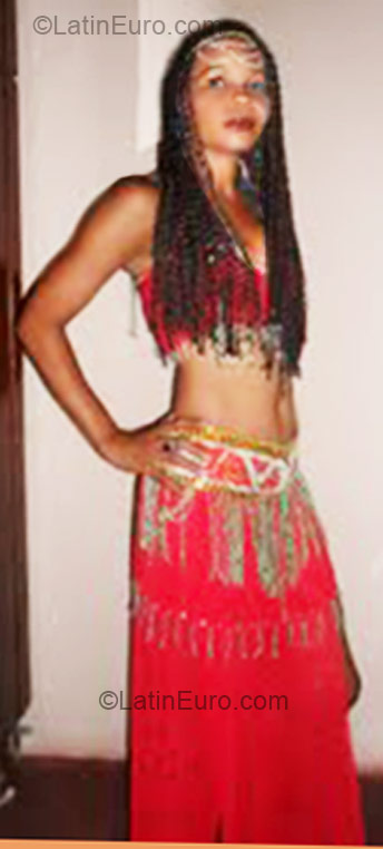 Date this attractive Brazil girl Maria from Recife BR4170