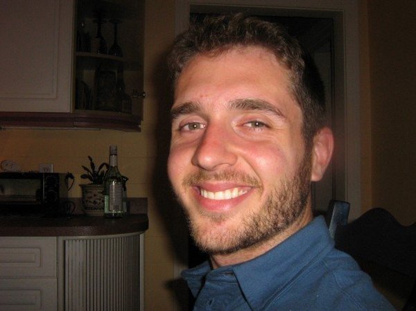 Date this tall United States man Kim from S. Chrluston US8423